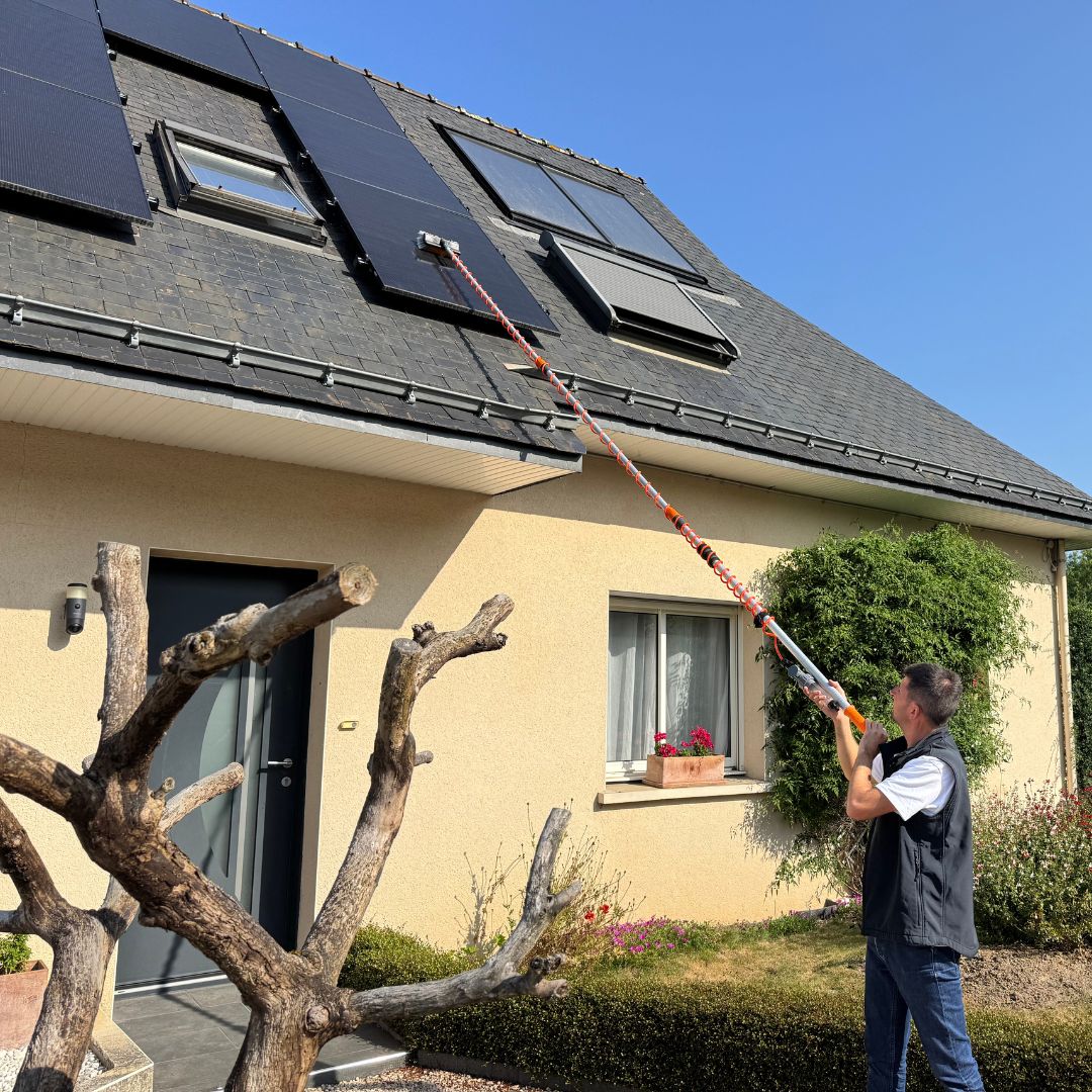 Reinigung von Fenstern und Solaranlagen